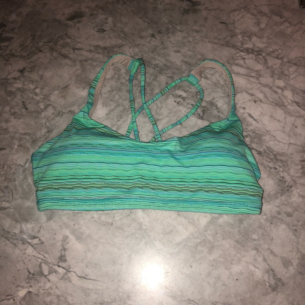 Lululemon sports bra